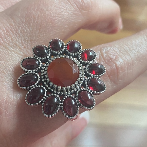 Garnet Cornelian sterling flower ring - Picture 2 of 4